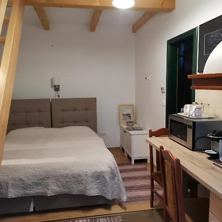 Novak Porta Vendeghaz-tab, Apartmán Zala