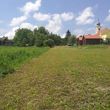 Novak Porta Vendeghaz-tab, *